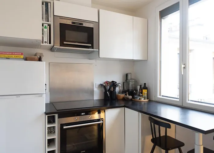 Comfortable T2 - Sacre Coeur View Parijs