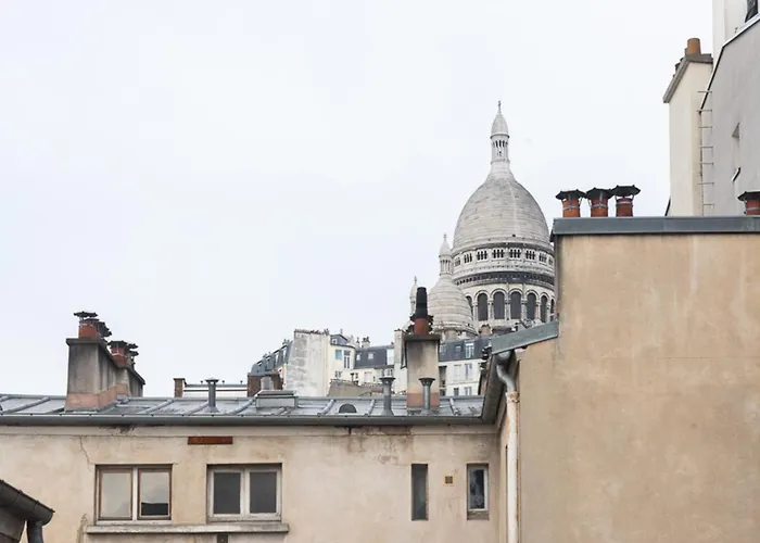 Comfortable T2 - Sacre Coeur View