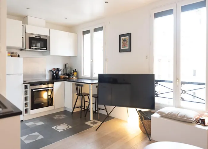 Comfortable T2 - Sacre Coeur View *